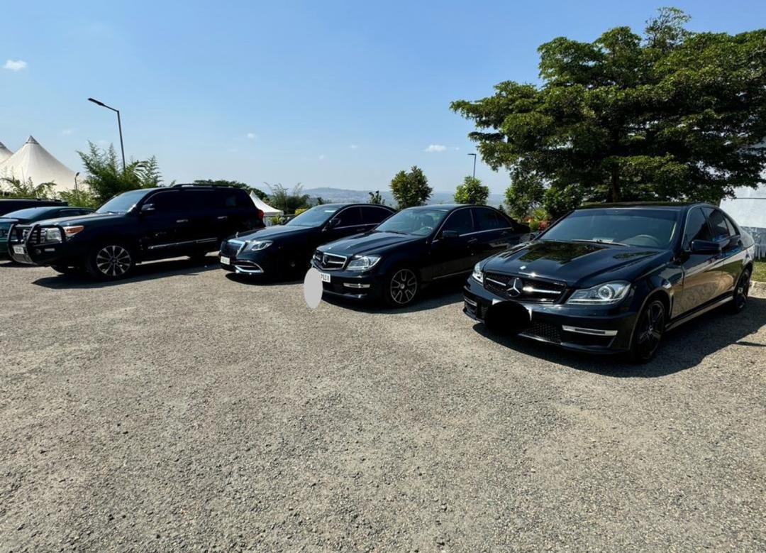 SUV Black Benz